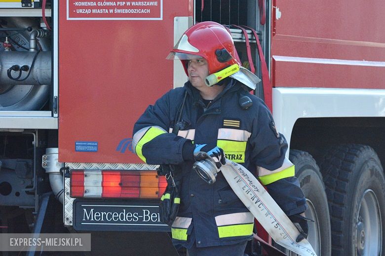 Ćwiczenia strażackie na strefie w Komornikach