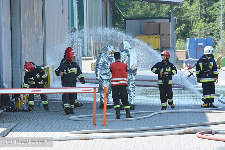 Ćwiczenia strażackie na strefie w Komornikach
