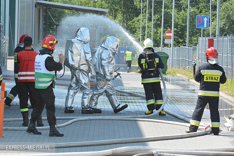 Ćwiczenia strażackie na strefie w Komornikach