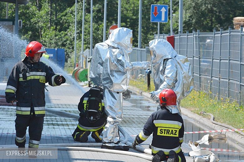 Ćwiczenia strażackie na strefie w Komornikach