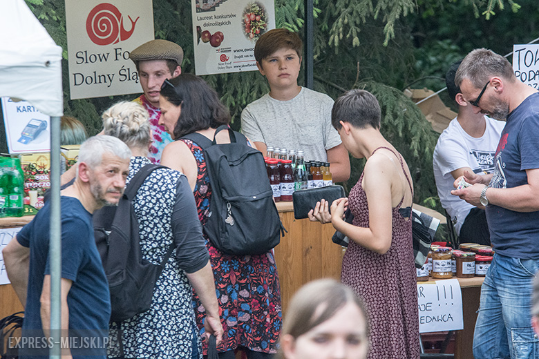 Piąte Święto Sadu w Lutyni wśród owocujących drzew