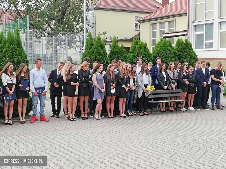 W gimnazjum w Kostomłotach uroczyście zakończono rok szkolny
