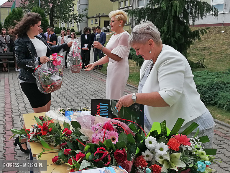 W gimnazjum w Kostomłotach uroczyście zakończono rok szkolny