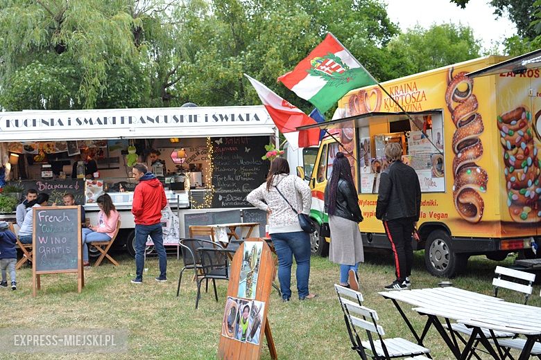 Strefa kibica w Środzie Śląskiej. Mecz Polska-Kolumbia