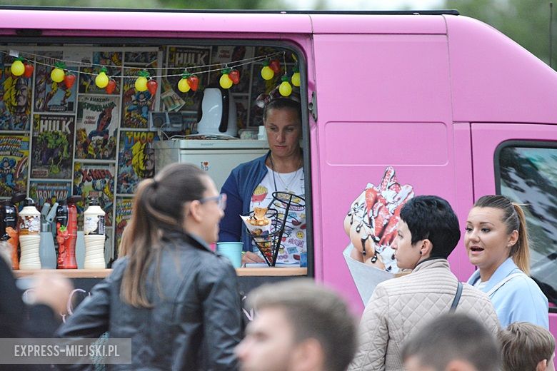 Strefa kibica w Środzie Śląskiej. Mecz Polska-Kolumbia