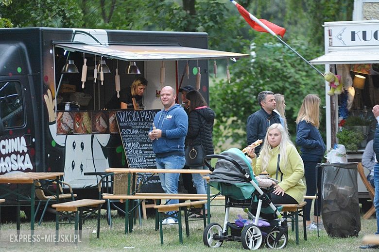 Strefa kibica w Środzie Śląskiej. Mecz Polska-Kolumbia