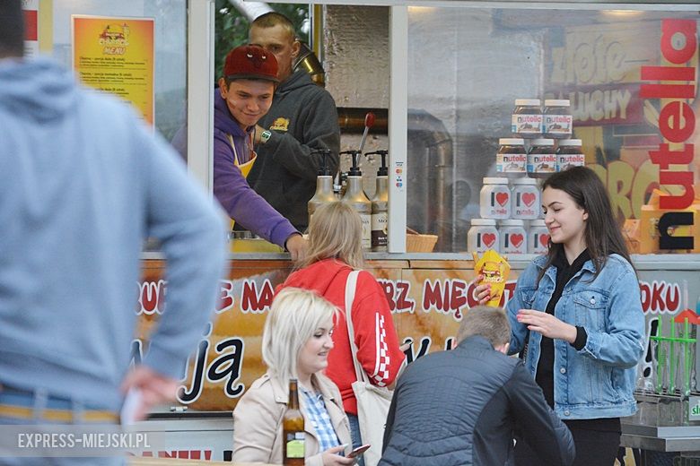 Strefa kibica w Środzie Śląskiej. Mecz Polska-Kolumbia