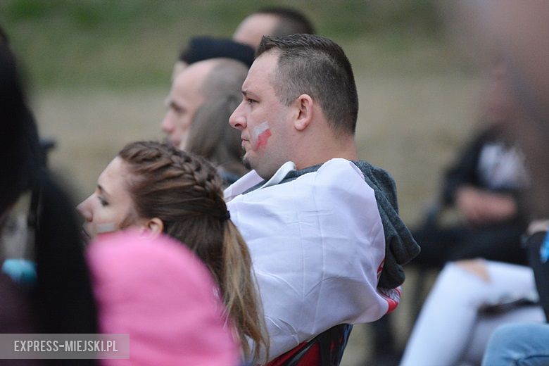 Strefa kibica w Środzie Śląskiej. Mecz Polska-Kolumbia