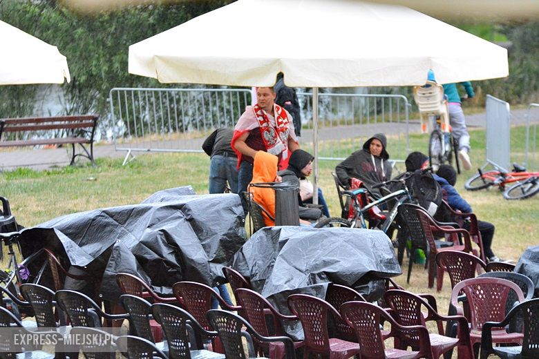 Strefa kibica w Środzie Śląskiej. Mecz Polska-Kolumbia