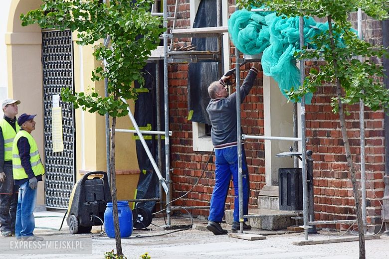 Rewitalizacja południowej fasady ratusza w Środzie Śląskiej