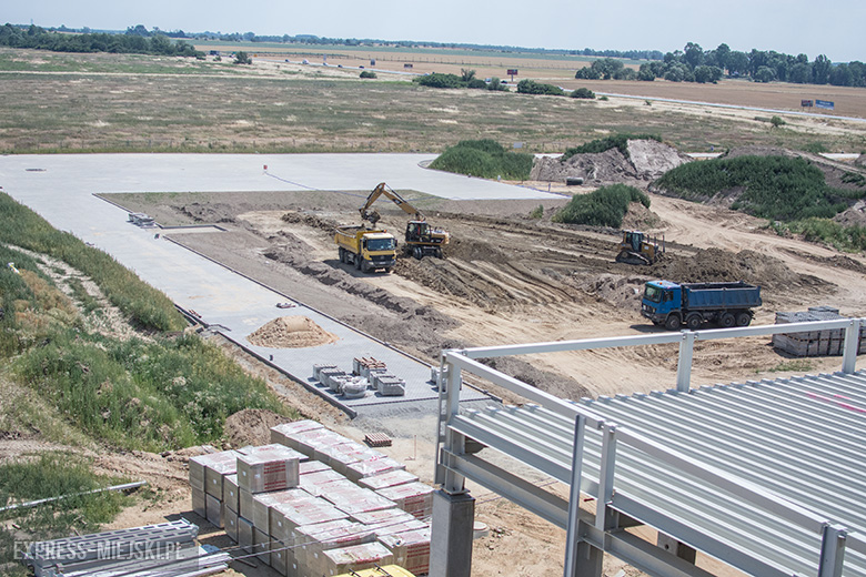 Trwa budowa zakładu Xeos