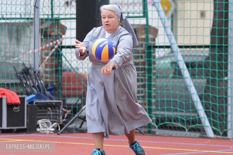 Oficjalne otwarcie nowego boiska w Oratorium św. Jana Bosko w Środzie Śląskiej