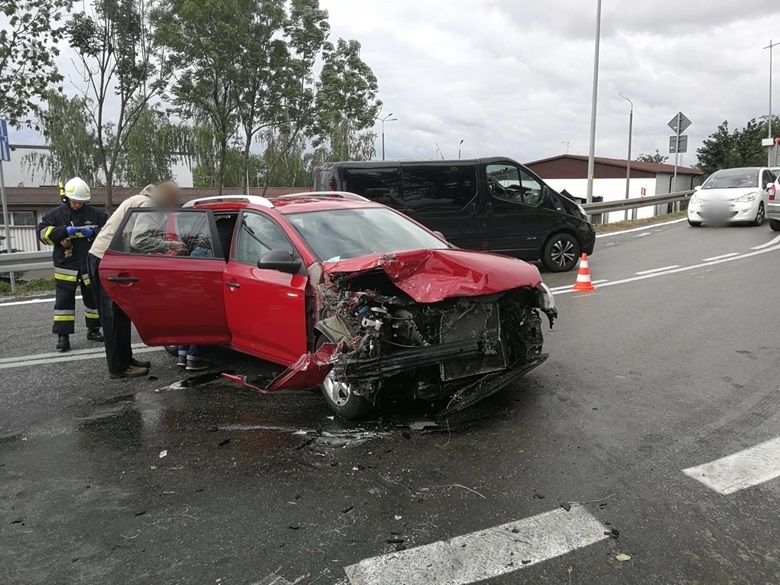 Kolizja na zjeździe z A4 w Kostomłotach
