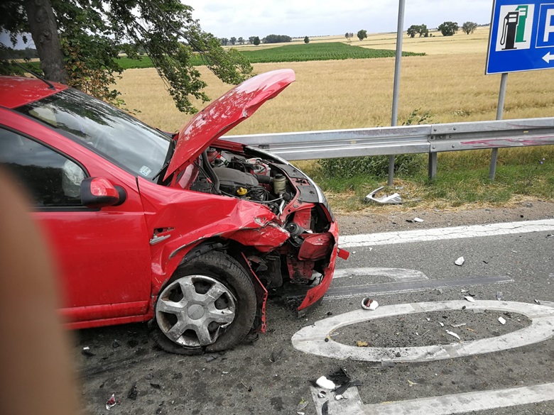 Kolizja na zjeździe z A4 w Kostomłotach