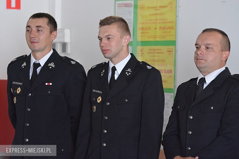 Przekazanie nowego sprzętu strażakom