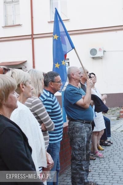 Demonstracja pod sądem w Środzie Śląskiej