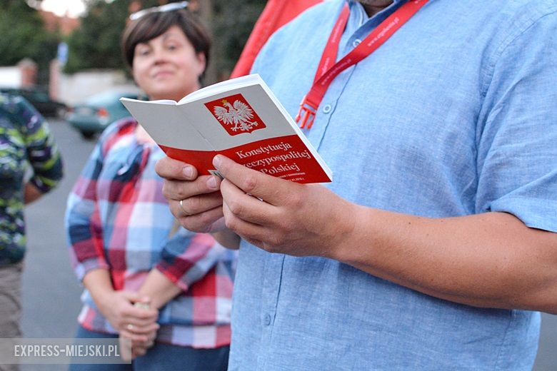 Demonstracja pod sądem w Środzie Śląskiej