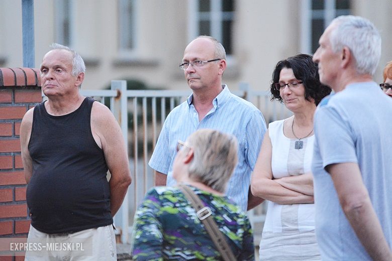 Demonstracja pod sądem w Środzie Śląskiej