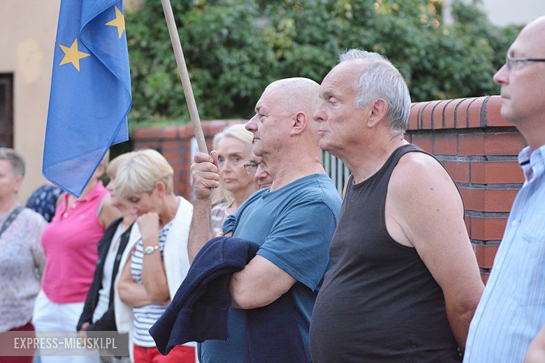 Demonstracja pod sądem w Środzie Śląskiej