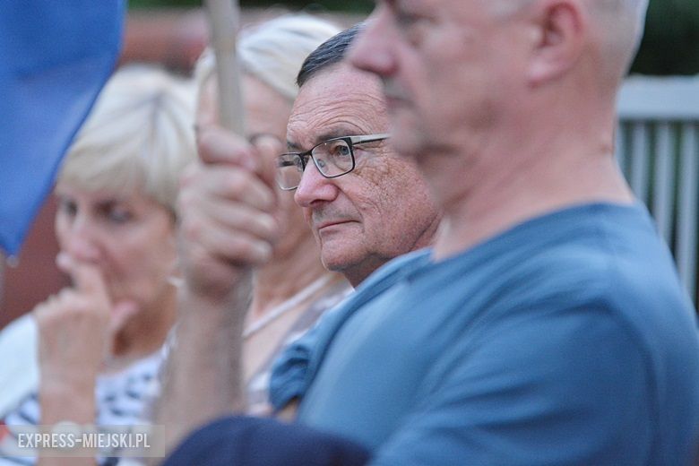 Demonstracja pod sądem w Środzie Śląskiej