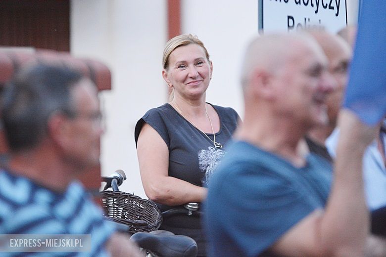 Demonstracja pod sądem w Środzie Śląskiej