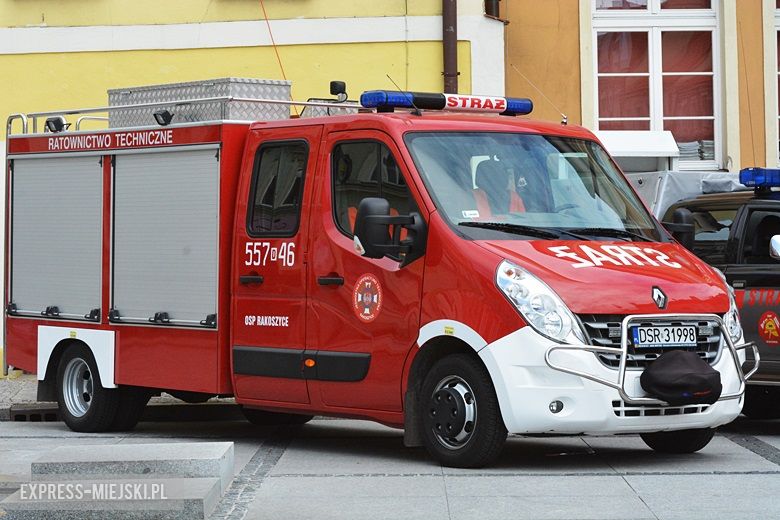 Przekazanie sprzętu dla strażaków OSP