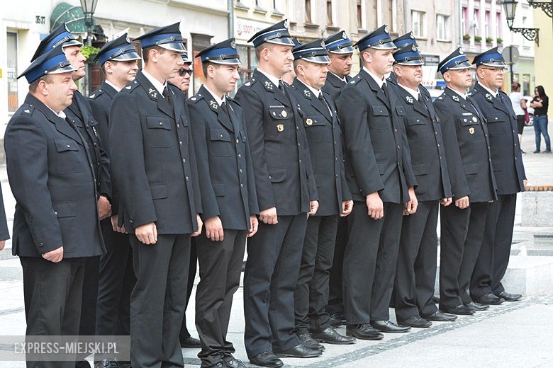 Przekazanie sprzętu dla strażaków OSP