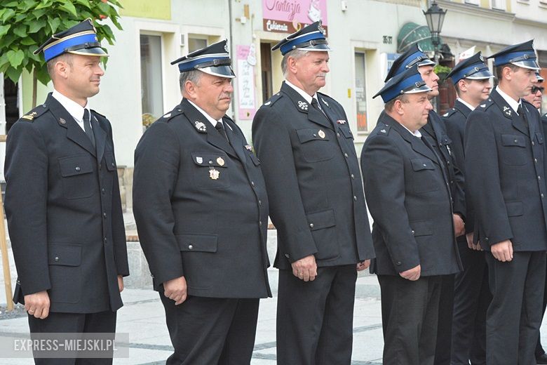 Przekazanie sprzętu dla strażaków OSP