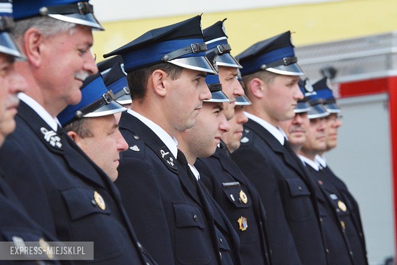 Przekazanie sprzętu dla strażaków OSP