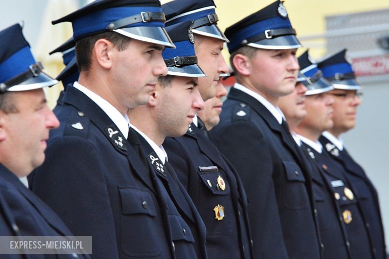 Przekazanie sprzętu dla strażaków OSP