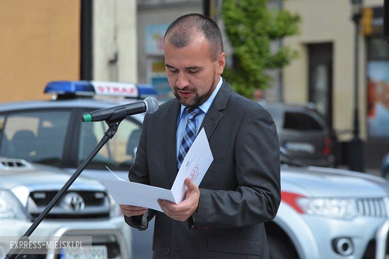 Przekazanie sprzętu dla strażaków OSP