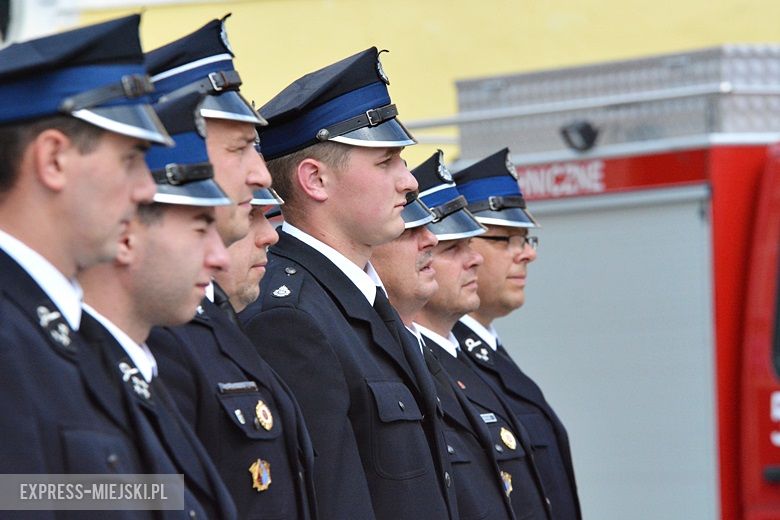 Przekazanie sprzętu dla strażaków OSP