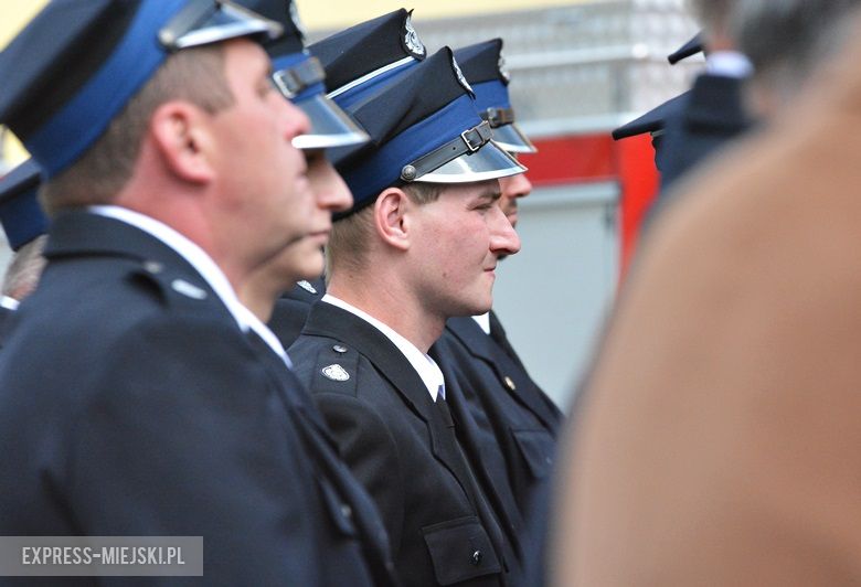 Przekazanie sprzętu dla strażaków OSP