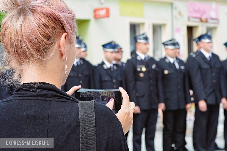 Przekazanie sprzętu dla strażaków OSP