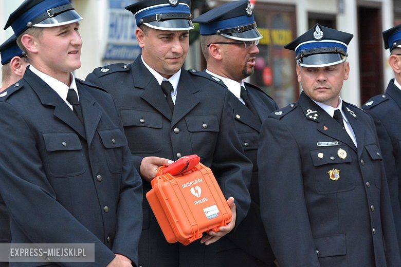 Przekazanie sprzętu dla strażaków OSP