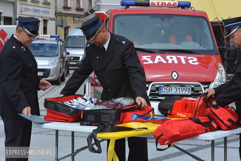Przekazanie sprzętu dla strażaków OSP