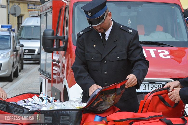 Przekazanie sprzętu dla strażaków OSP