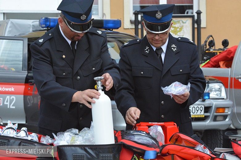 Przekazanie sprzętu dla strażaków OSP