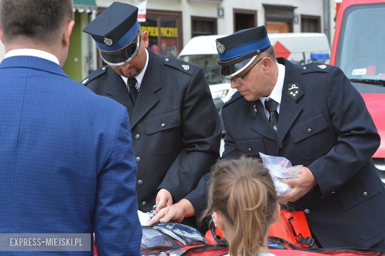 Przekazanie sprzętu dla strażaków OSP