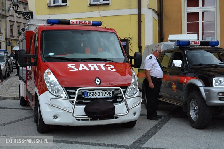 Przekazanie sprzętu dla strażaków OSP