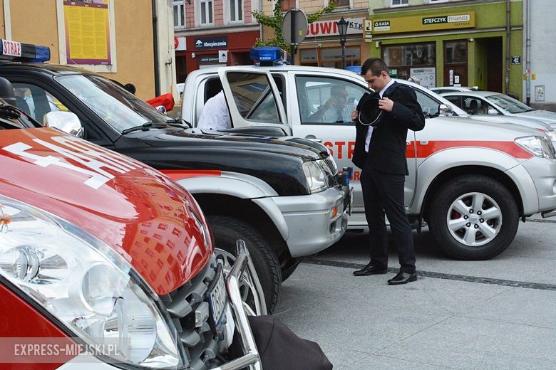 Przekazanie sprzętu dla strażaków OSP