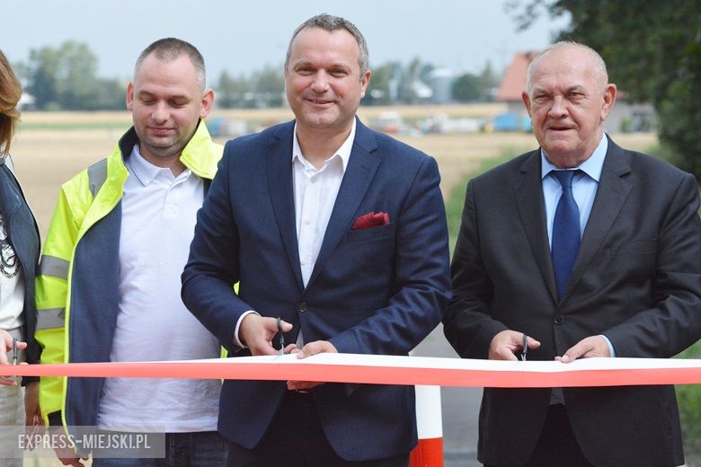 Oficjalne otwarcie nowych ścieżek rowerowych - Kostomłoty