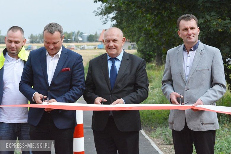 Oficjalne otwarcie nowych ścieżek rowerowych - Kostomłoty