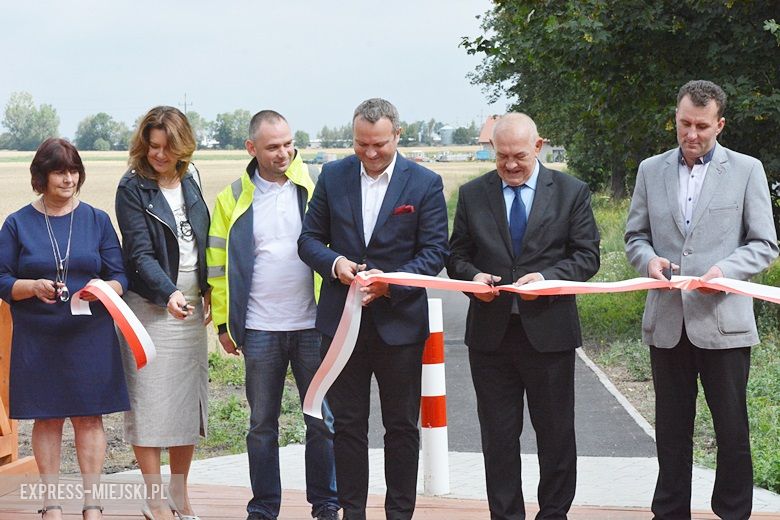 Oficjalne otwarcie nowych ścieżek rowerowych - Kostomłoty