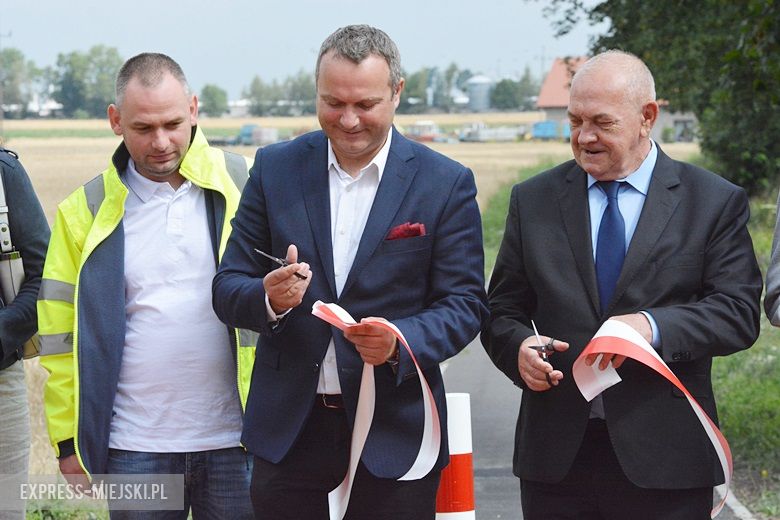 Oficjalne otwarcie nowych ścieżek rowerowych - Kostomłoty