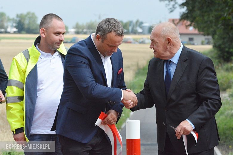 Oficjalne otwarcie nowych ścieżek rowerowych - Kostomłoty