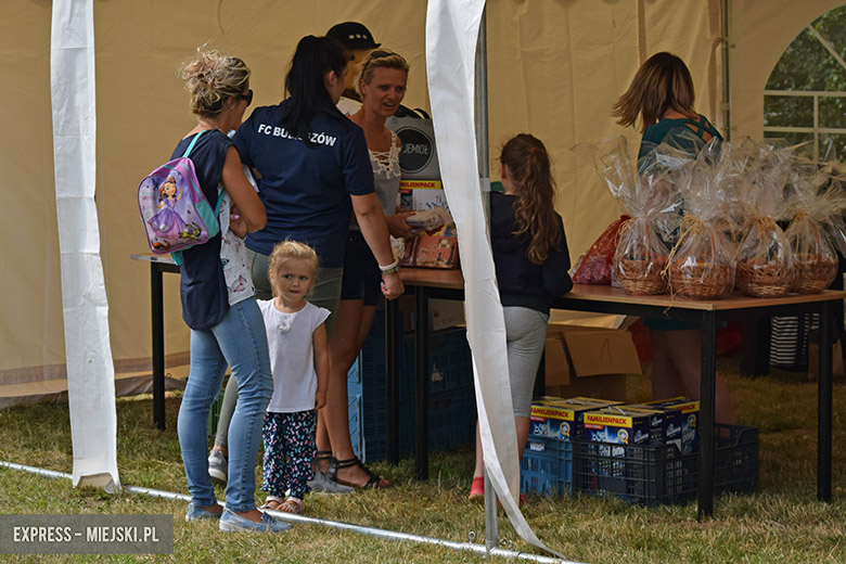 Festyn charytatywny dla Andżeliki w Chmielowie