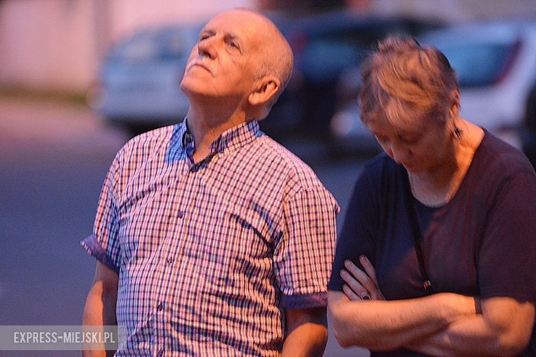 Demonstracja mieszkańców pod sądem