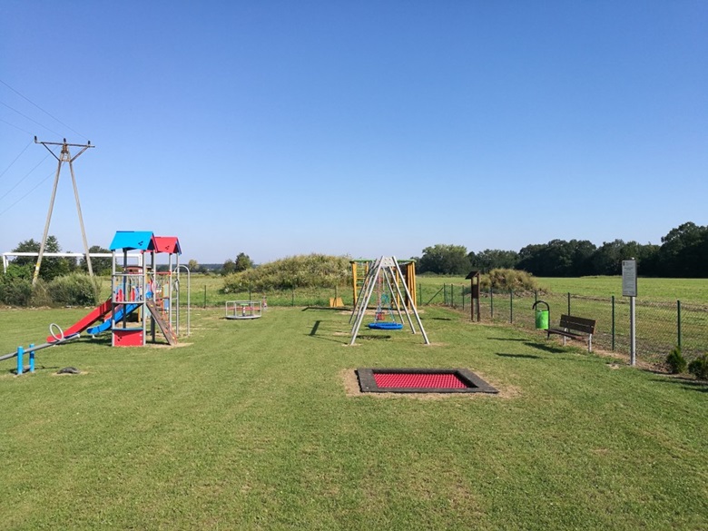 Odnowione place zabaw