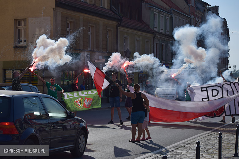 Grupa patriotów uczciła rocznicę wybuchu Powstania Warszawskiego.